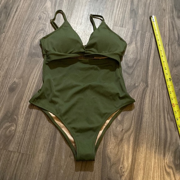 Shade & Shore Other - Shade Shore one piece Swimsuit Size 34C